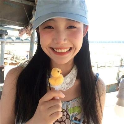戴脚镣的女孩